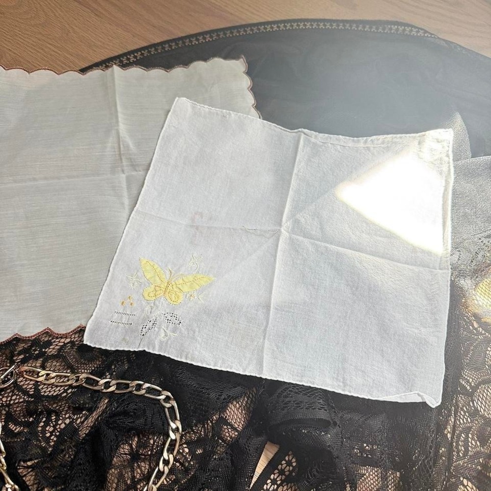 Vintage handkerchief scarf bundle - Picture 3 of 4